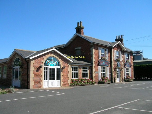 Photo 6"x4" The Queens Head, Amotherby Swinton\/SE7573 c2011