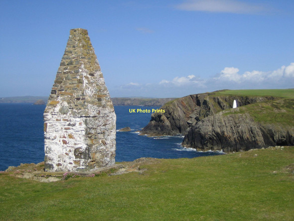 Photo 6"x4" Navigation aids, Porthgain Porthgain c2011