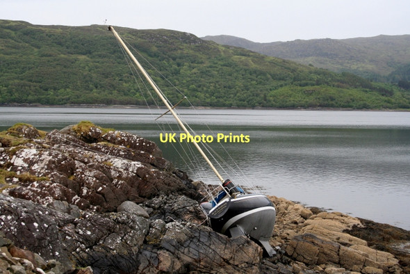 Photo 6"x4" When a loved one goes on the rocks... Laga c2011