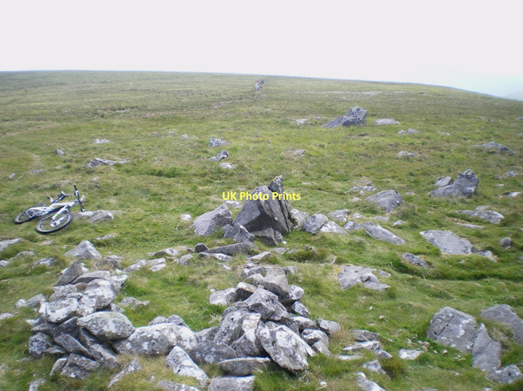 Photo 6"x4" Small hut\/shelter below Carn Bica Caermeini c2011