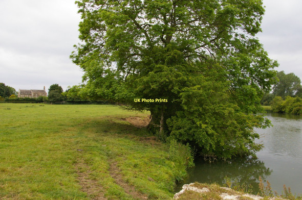 Photo 6"x4" St John the Baptist, Inglesham, and the River Thames Lechlade on Thames c2011