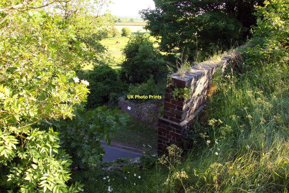 Photo 6"x4" The parapet on the former railway bridge Horspath c2011