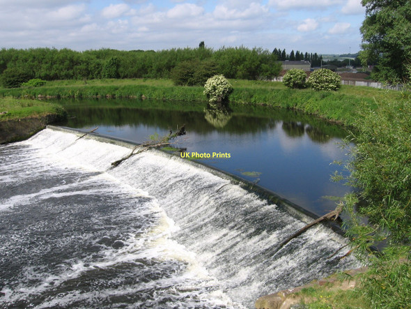 Photo 6"x4" Aldwarke - River Don weir Rawmarsh c2011