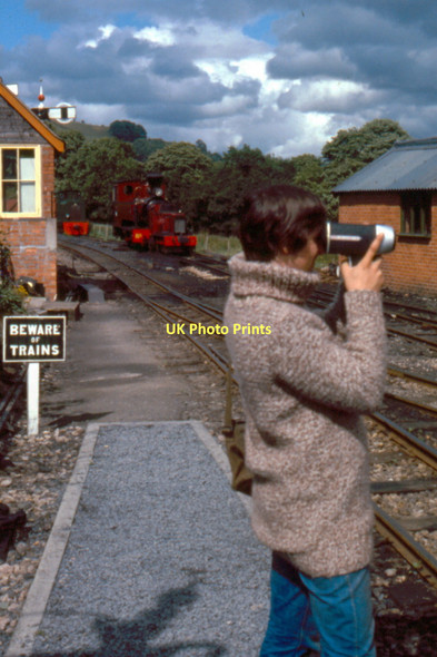 Photo 6"x4" Welshpool & Llanfair Light Railway - 1979 Llanfair Caereinion c1979