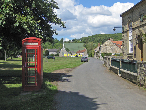 Photo 6"x4" Sinnington village green and phonebox Sinnington c2011