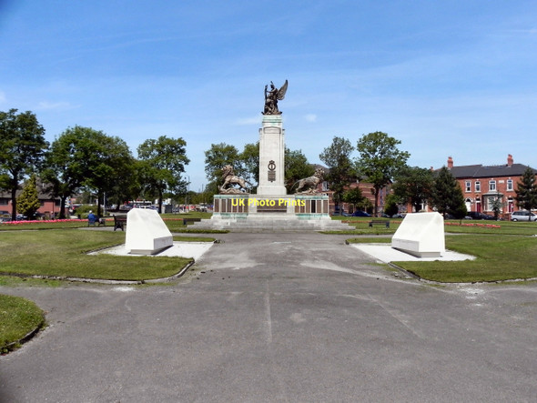 Photo 6"x4" Ashton-Under Lyne Memorial Garden and Great War Memorial Ashton-Under-Lyne c2011