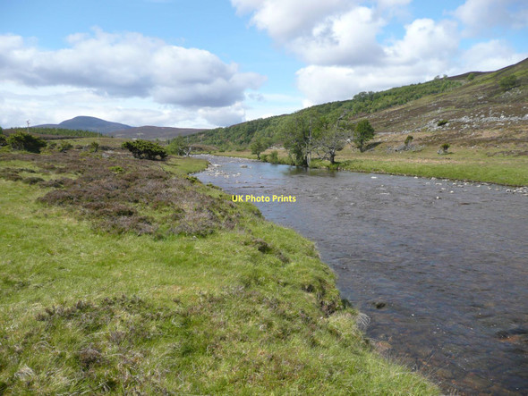 Photo 6"x4" River Tromie Clach-mheall c2011