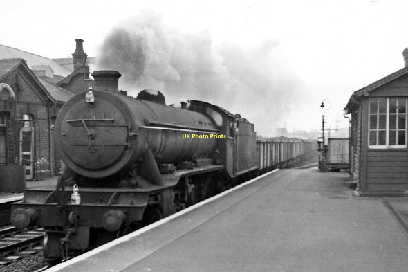 Photo 6"x4" Down iron ore train passing through Grantham Station Grantham c1962
