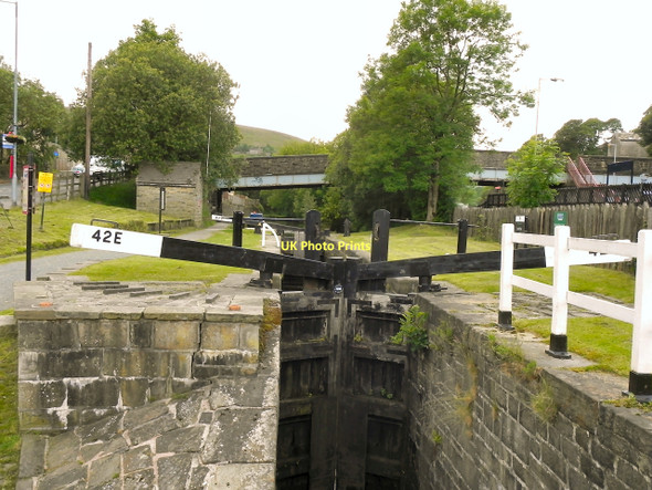 Photo 6"x4" Huddersfield Narrow Canal, Lock 42E at Marsden Station Marsden\/SE0411 c2011