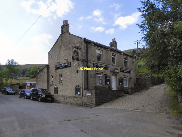 Photo 6"x4" Tunnel End Inn Hey Green c2011