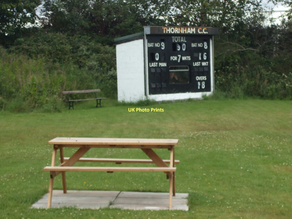 Photo 6"x4" Thornham Cricket Club - Scoreboard Trub c2011