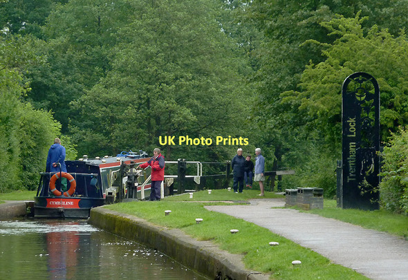 Photo 6"x4" Action at Trentham Lock, Staffordshire Barlaston c2011