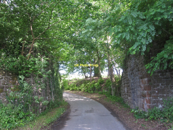 Photo 6"x4" The side buttresses for a dismantled railway bridge south of Talgarth Talgarth\/SO1533 c2011