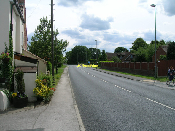 Photo 6"x4" Selby Road, Whitley heading south Whitley\/SE5621 c2011