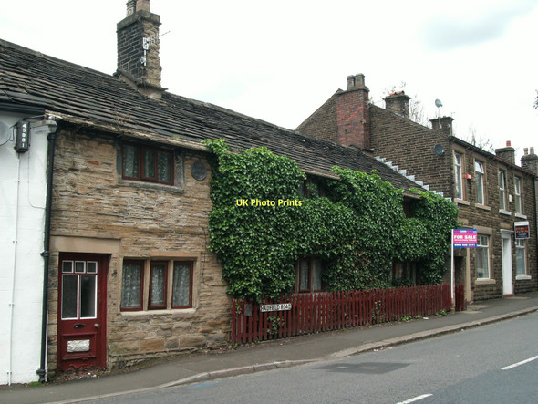 Photo 6"x4" Ivy clad cottage in Hadfield Road Hadfield c2011