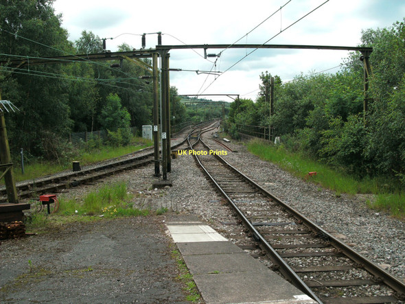 Photo 6"x4" The railway approach across Dinting viaduct from Dinting Station Glossop c2011