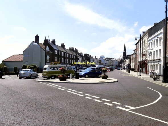 Photo 6"x4" Tynemouth, Front Street Tynemouth c2011