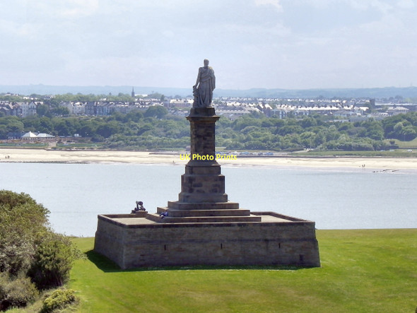 Photo 6"x4" Collingwood Monument Tynemouth c2011
