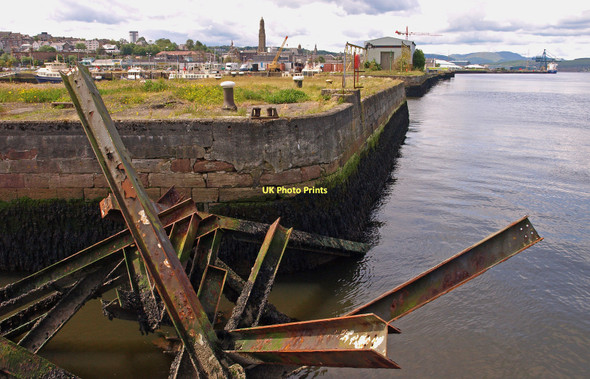 Photo 6"x4" Old Dry Dock, Greenock Greenock\/NS2776 c2011