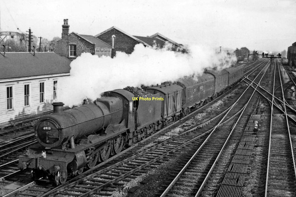 Photo 6"x4" Down Parcels train approaching Southall station Southall c1961