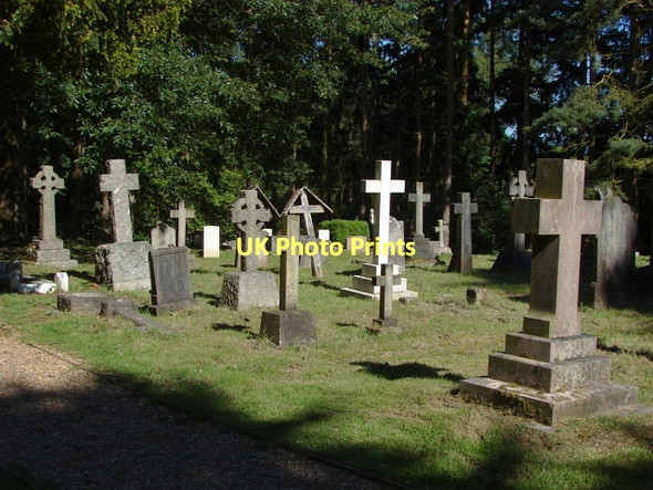 Photo 6"x4" St Mary's churchyard Worplesdon c2011