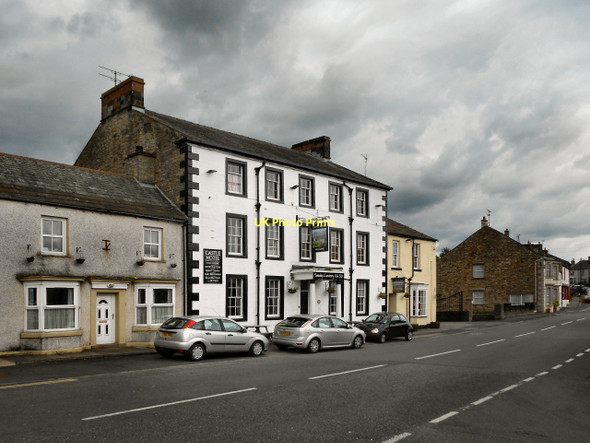 Photo 6"x4" Castle Hotel, Market Street, Brough Brough\/NY7914 c2011