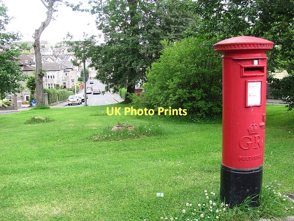 Photo 6"x4" Pillar box on Limeside Avenue Dalmarnock\/NS6162 c2011