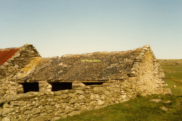 Photo 6"x4" Farm Buildings Harlech c1982