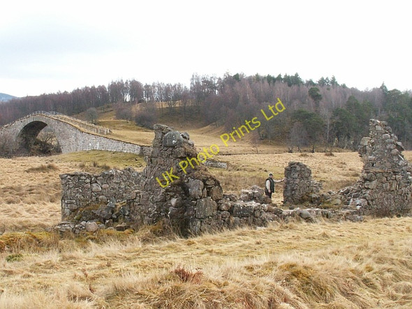 Photo 6"x4" Old ruin by Sluggan Bridge Sluggan c2006