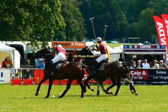 Photo 6"x4" Polo players (1 of 3), Cirencester Park, Gloucestershire Cirencester c2011