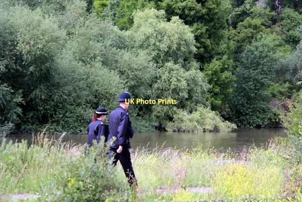 Photo 6"x4" On the Beat, Thames Tow Path, Kew, London Brentford c2011