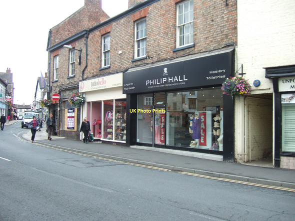 Photo 6"x4" West side of Fishergate looking towards the Market Place Ripon c2011