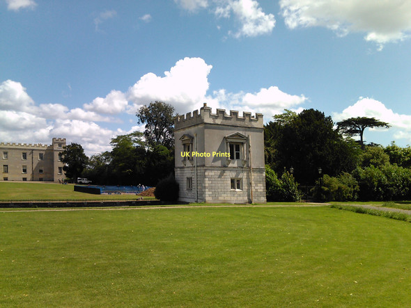 Photo 6"x4" Syon House battlement, viewed from Syon Park #2 Brentford c2011