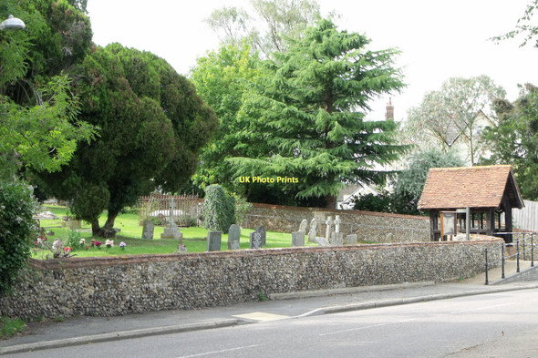 Photo 6"x4" Great Bardfield churchyard Great Bardfield c2011