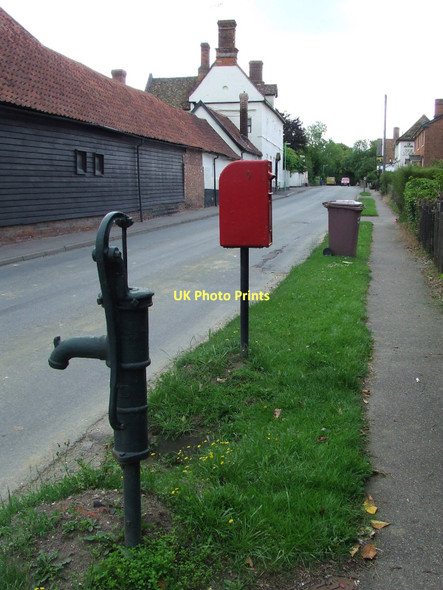 Photo 6"x4" Pump And Post Box Great Thurlow c2011