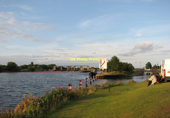 Photo 6"x4" Fishing on a July evening Carlton\/SK6041 c2011