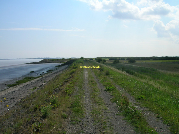 Photo 6"x4" Footpath along the Humber heading east North End\/TA1022 c2011