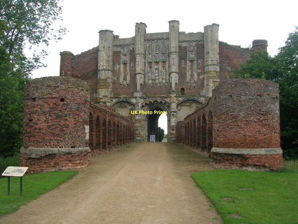 Photo 6"x4" Thornton Abbey Gatehouse West Field\/TA1219 c2011