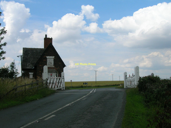 Photo 6"x4" College Road Level Crossing South End\/TA1120 c2011