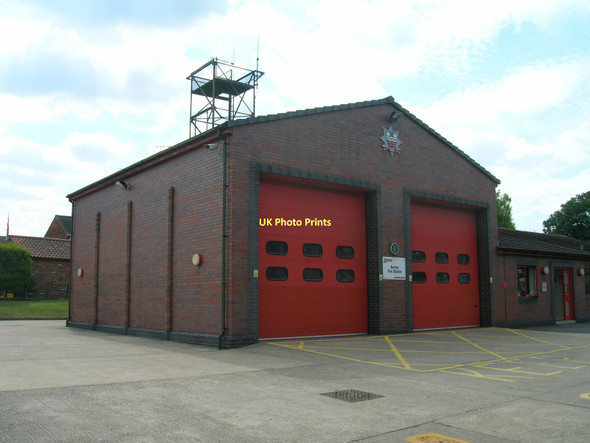 Photo 6"x4" Barton Fire Station Barton-Upon-Humber c2011