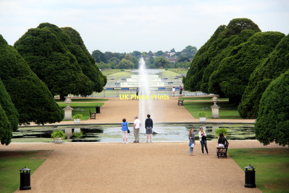 Photo 6"x4" Garden, Hampton Court Palace, Surrey Surbiton c2011
