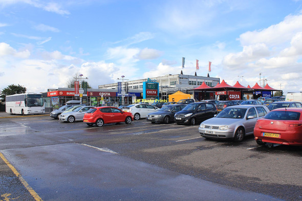 Photo 6"x4" Toddington Services M1 northbound Chalgrave c2011