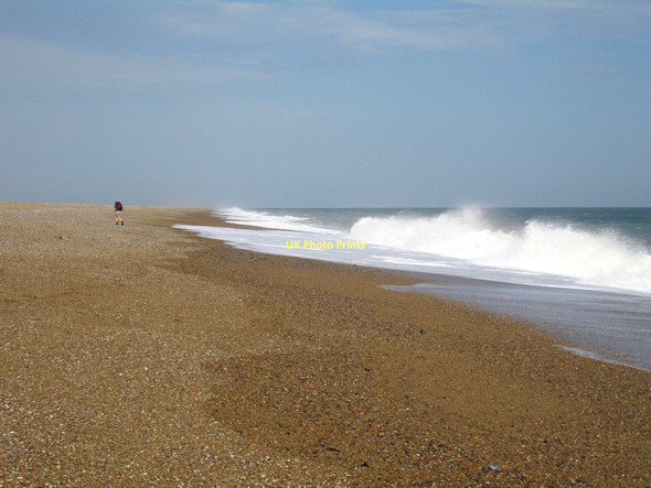 Photo 6"x4" The way to Blakeney point Cley next the Sea c2011
