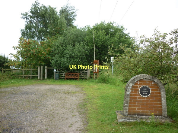 Photo 6"x4" The Old Railway Walk, a permissive path Lund\/SE6532 c2011