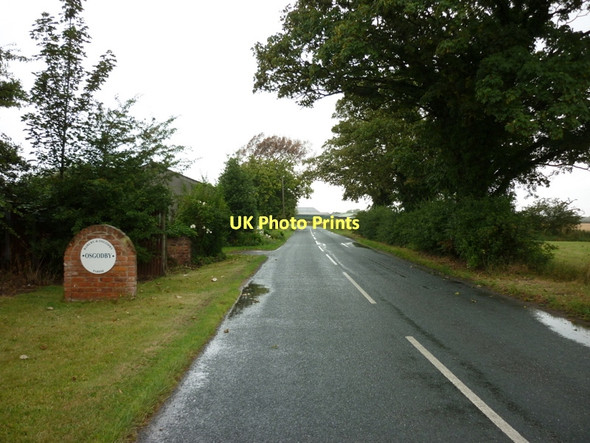 Photo 6"x4" Entering Osgodby Lund\/SE6532 c2011
