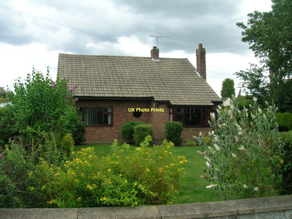 Photo 6"x4" Bungalow on Darby Road, Burton upon Stather Burton upon Stather c2011