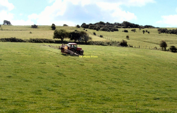 Photo 6"x4" Crop Sprayer - South Farm Rodmell c2011