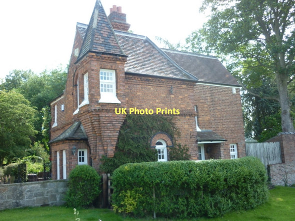 Photo 6"x4" The old gatehouse to the Nun Monkton Estate Nun Monkton c2011