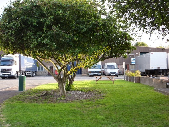 Photo 6"x4" Industrial Estate Picnic Table Clevedon c2009