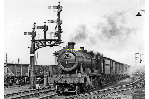 Photo 6"x4" Up freight entering Stourbridge Junction station Stourbridge c1951